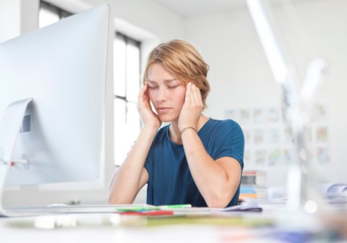 Headaches and trouble sleeping? You may be suffering from a ‘tech hangover’