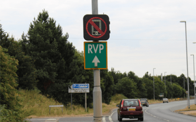 New road signs can detect mobile phones are being used in vehicles
