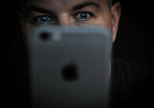Feds Force Suspect To Unlock An Apple iPhone X With Their Face